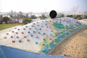 ကလေးကစားကွင်း နံရံတက်ခြင်းအတွက် အရောင်စုံ ပလပ်စတစ်တောင်တက်လက်ကိုင်များ