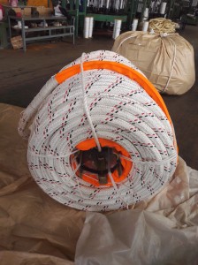Dupla fonott uhmwpe kötél poliészter borítással 56mm átmérőjű, 200 méter hosszú