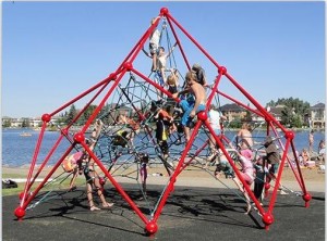 7m*7m*4m Висина пирамидална мрежа со јаже за качување на отворено игралиште