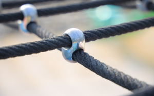 Peralatan Outdoor Aluminium Cross Rope Konektor Tali Fastener Kanggo Playground Climbing Net