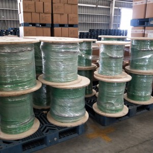 Aramid pulling rope with PU coating for insulation