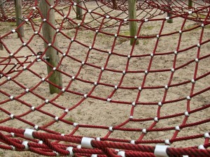 Redes de corda de escalada para parque infantil ao aire libre con cable e conectores