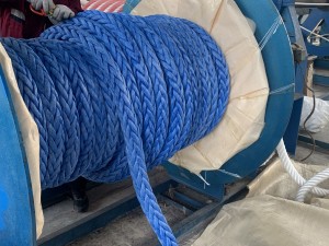 64mm 12 Strands UHMWPE Briaded Marine Mooring Vessel Rope With High Breaking Load