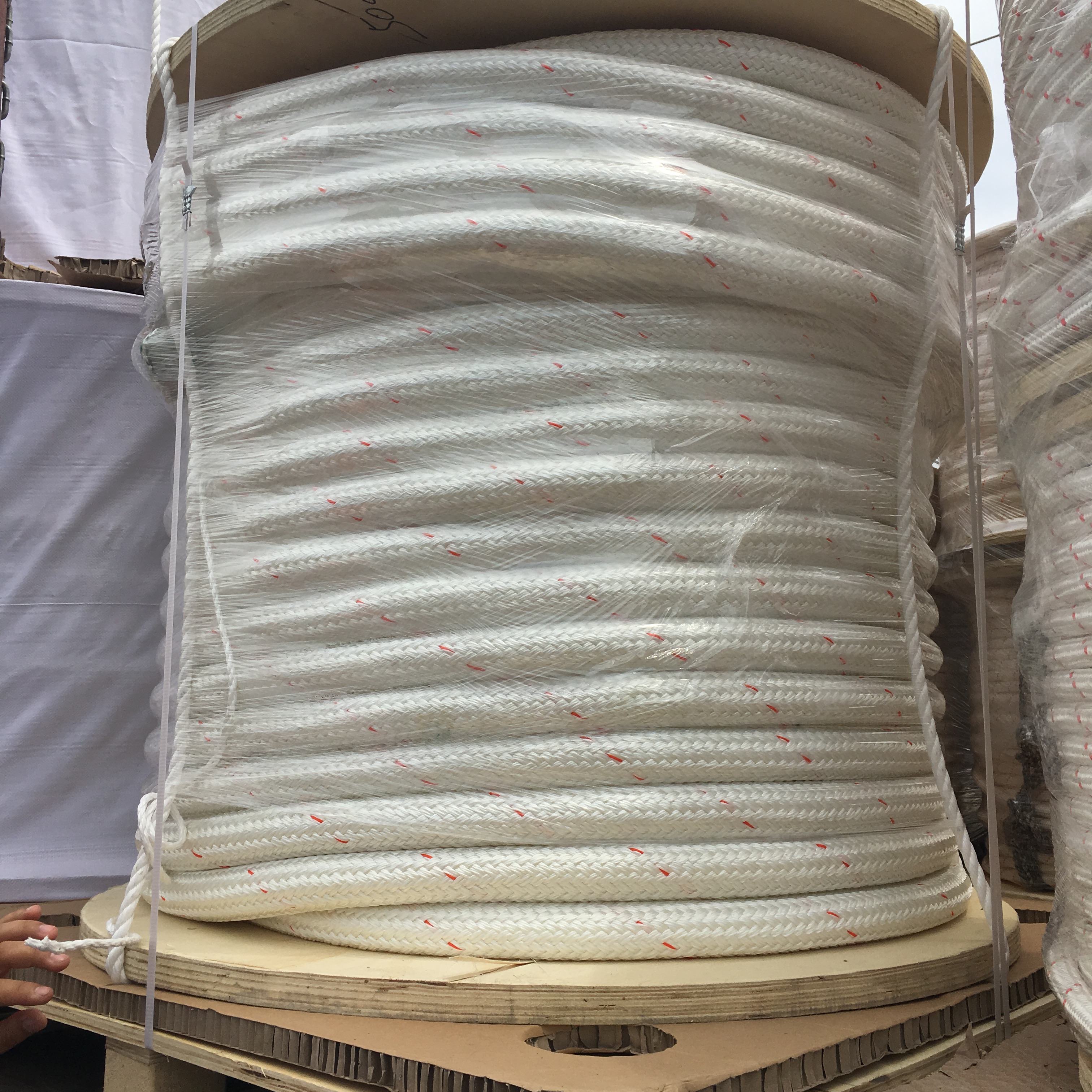 Quality Inspection for Dock Line For Ship - Double Braided Polyester Marine Ship Mooring Rope 48mm*220m With Spliced Eye at Each end – Florescence