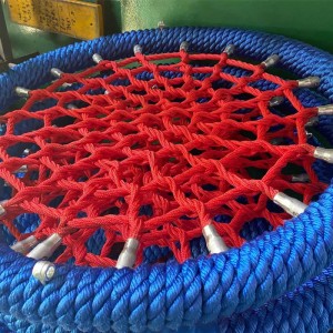 Keskikokoinen 4-säikeinen polyesteriyhdistelmäköysi leikkipaikan kiipeilyverkkoon