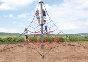 7m * 7m * 4m Height Pyramid Rope Net สำหรับการปีนเขาในสนามเด็กเล่นกลางแจ้ง